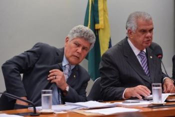 PSOL e Rede entram com pedido de cassa&ccedil;&atilde;o de Cunha no Conselho de &Eacute;tica