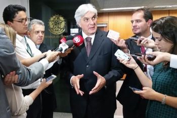 Delc&iacute;dio defende fortalecimento e uni&atilde;o de aliados