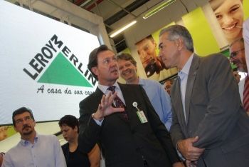 Leroy Merlin recebe autoridades e governador e abre ao público
