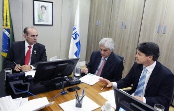 Prefeito de Corumb&aacute; pede novos investimentos para sa&uacute;de