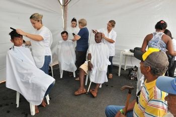 Moradores do bairro Jardim Noroeste recebem Ação Cidadania