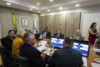 Crise das santas casas e hospitais filantr&oacute;picos &eacute; tema de debate em reuni&atilde;o