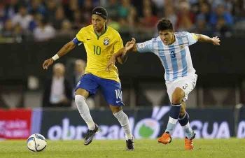 Brasil sofre, mas empata e mantém Argentina sem vitórias