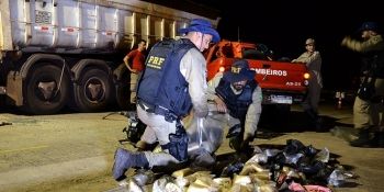 PRF faz &ldquo;epop&eacute;ia&rdquo;, mas consegue apreender mais de 78 quilos de coca&iacute;na em caminh&atilde;o com min&eacute;rio