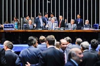 Com 59 votos Senadores mant&ecirc;m pris&atilde;o de Delcidio do Amaral