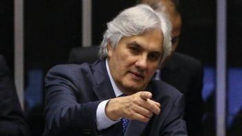 Delcídio negocia delação premiada