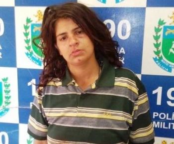 Mulher espanca a própria mãe e surra causa indignação e revolta aos policiais