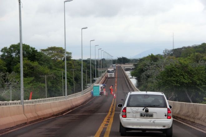 Foto ilustrativa da ponte do Rio Paraguai em Corumbá, trafego, trânsito, travessia