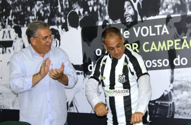 Celso Teixeira é apresentado no Operário para temporada 2016