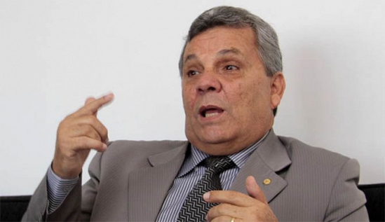 Deputado do DEM desiste de visitar Delcídio