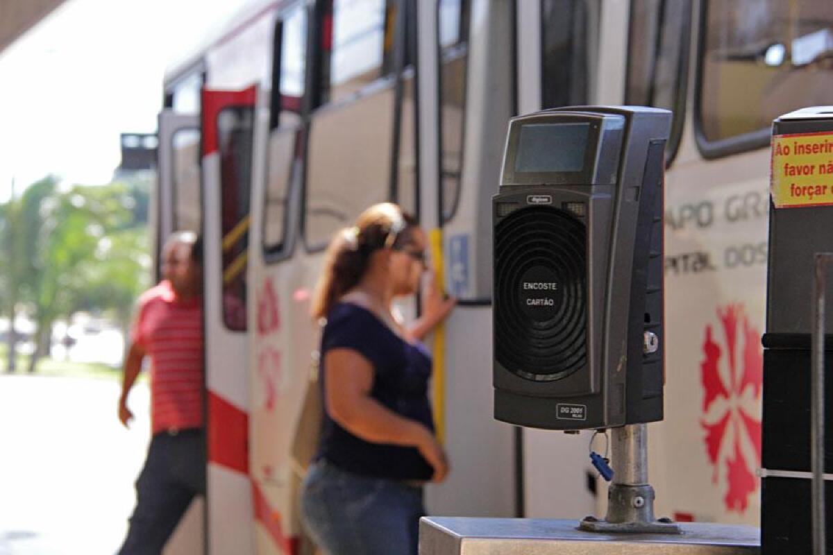 Foto ilustrativa de passe de ônibus, tarifa de passe de ônibus, transporte público, transito