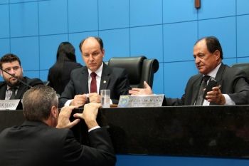 Assembleia aprova mo&ccedil;&atilde;o de rep&uacute;dio &agrave; CPMF e outros dois projetos