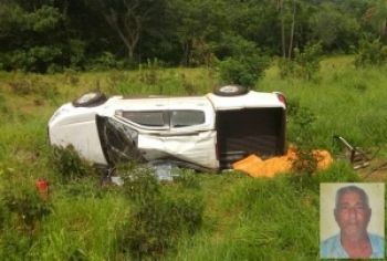 Caminhonete aquaplana na BR-163, capota várias vezes e motorista morre no acidente