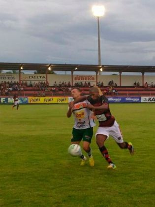Águia Negra vence Naviraiense e lidera Grupo B com 100%