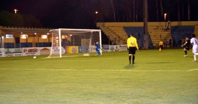 Grahl marca, Oper&aacute;rio vence Costa Rica e assume ponta do Grupo A