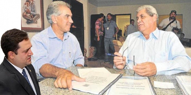 Aliado vai reunir André e Azambuja no PMDB