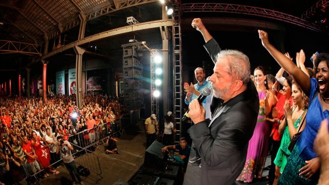 Se precisar, serei candidato a presidente em 2018, diz Lula em festa do PT