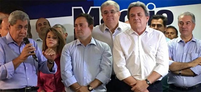 Juntos, mas cada um de seu lado