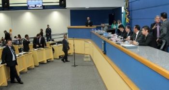 Em mais um revés na queda de braço que trava contra a Câmara, Bernal tem sete vetos derrubados por vereadores