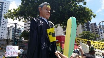 13/03/2016 - Manifestação contra o governo no Recife