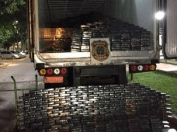 Polícia Federal apreende 506 quilos de pasta base em caminhão