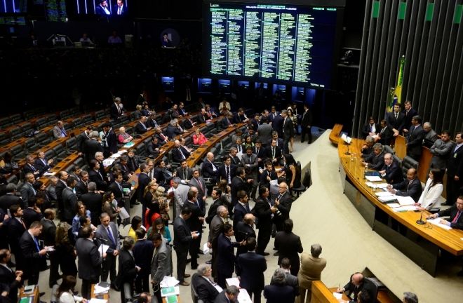 Por 433 votos, C&acirc;mara dos Deputados elege comiss&atilde;o de impeachment