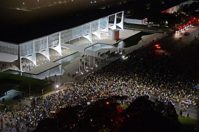 Manifestantes vão às ruas do Brasil contra nomeação de Lula para Casa Civil