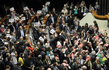 Por 433 votos, C&acirc;mara dos Deputados elege comiss&atilde;o de impeachment