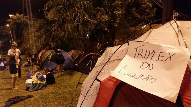 No segundo dia, manifestantes voltam a protestar contra Dilma e Lula em Campo Grande