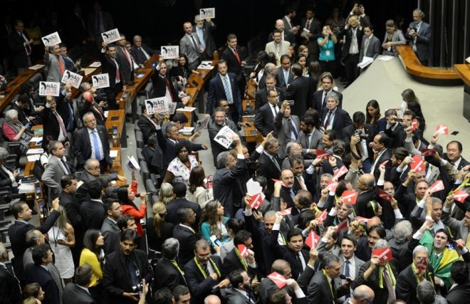 Por 433 votos, C&acirc;mara dos Deputados elege comiss&atilde;o de impeachment