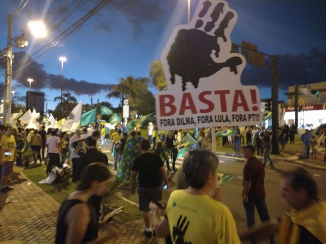 No segundo dia, manifestantes voltam a protestar contra Dilma e Lula em Campo Grande