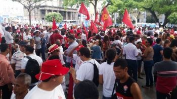 31/03/2016 - Manifesta&ccedil;&atilde;o contra o impeachment em Salvador
