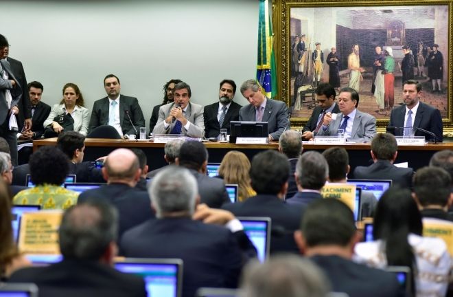 Advogado-geral da Uni&atilde;o diz que Dilma n&atilde;o pode ser responsabilizada por atos estranhos &agrave; fun&ccedil;&atilde;o