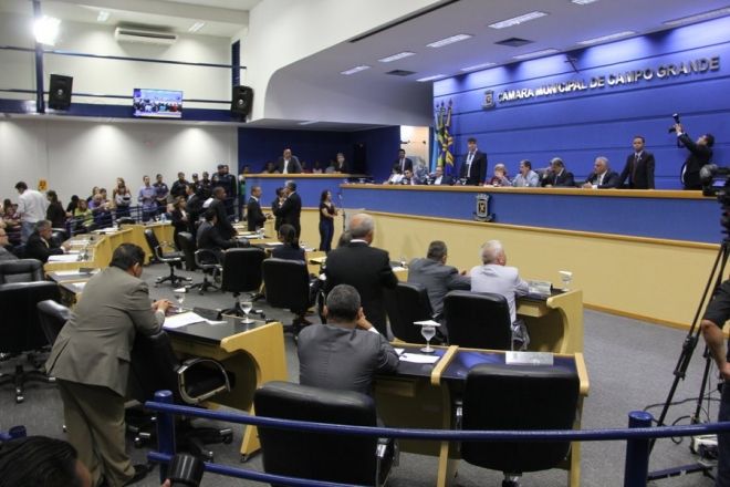 Sessão de deliberação para reajuste de servidores municipais é suspensa nesta terça-feira