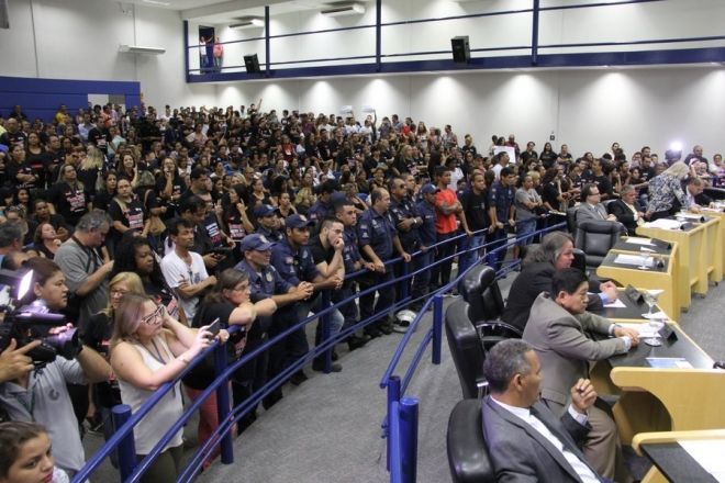 Sessão de deliberação para reajuste de servidores municipais é suspensa nesta terça-feira