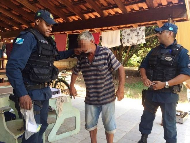 Moradores dão voz de prisão a andarilho que furtava residência na NOB