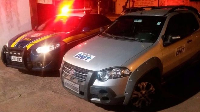PRF apreende carro furtado com adesivo do Dnit em Campo Grande