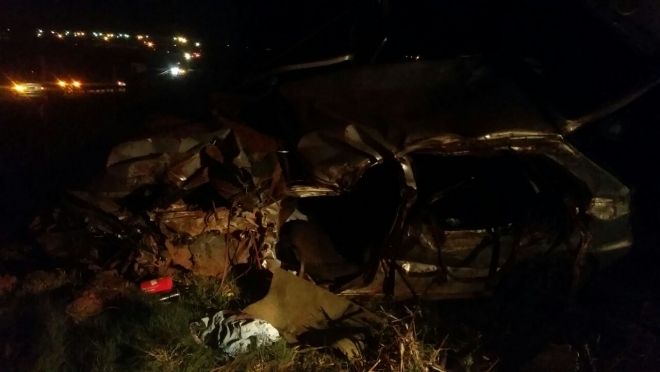 Quatro pessoas morrem em acidente entre carro e bitrem em rodovia de MS