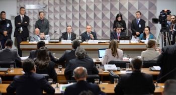 Juristas Jana&iacute;na Paschoal e Reale Jr. defendem pedido de impeachment de Dilma