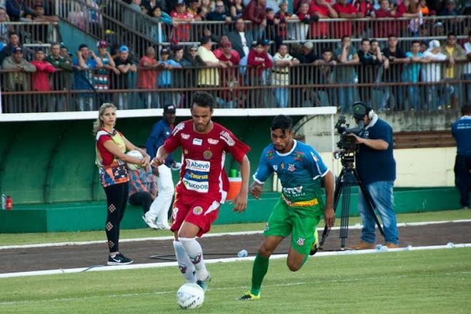 Sete de Dourados vence Comercial e fica a um empate do primeiro título