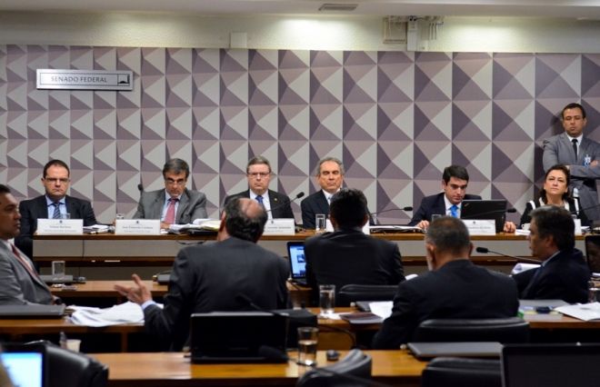 Dilma não cometeu crime de responsabilidade, dizem ministros