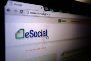 Empregador doméstico tem até hoje para pagar guia do eSocial