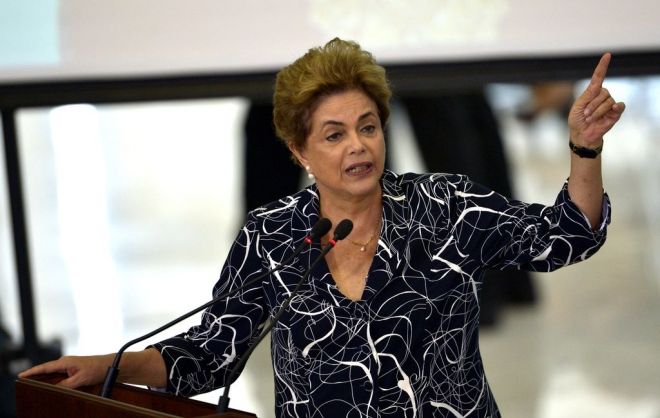Dilma: &lsquo;Foi necess&aacute;ria uma pessoa acusada de ter contas no exterior para perpetrar o golpe&rsquo;