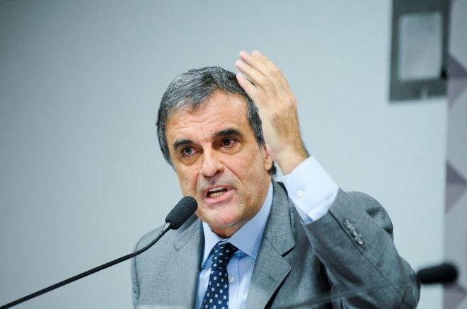 Comiss&atilde;o de Impeachment debate relat&oacute;rio de Anastasia e se prepara para vota&ccedil;&atilde;o