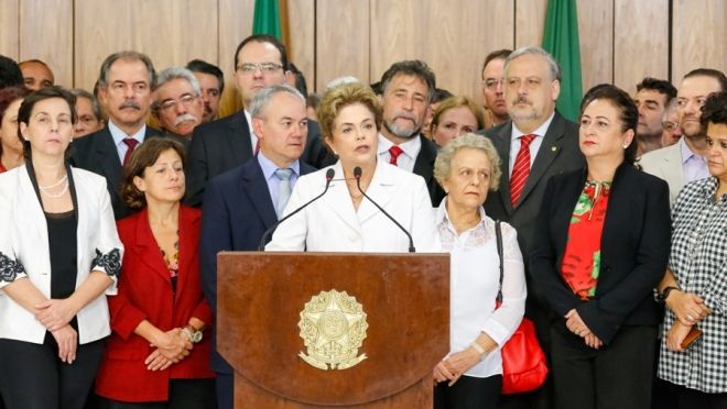 &lsquo;Estou vivendo a dor da trai&ccedil;&atilde;o e da injusti&ccedil;a&rsquo;, diz Dilma ap&oacute;s afastamento