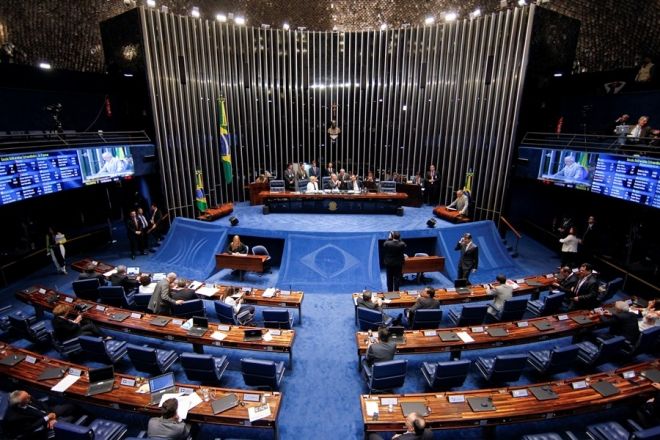 Por XX votos, Senado abre processo de impeachment e afasta Dilma