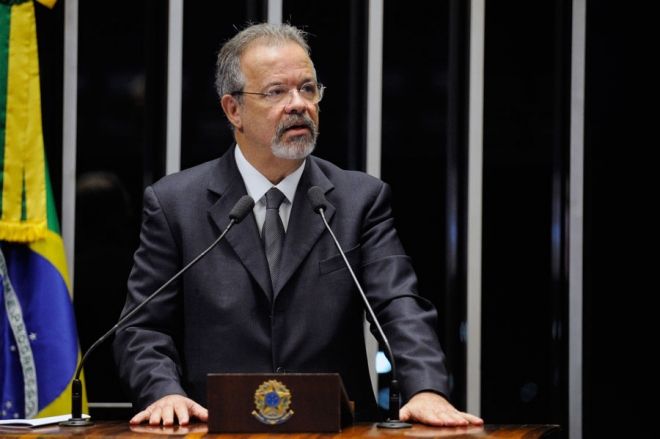 Ministro na gestão FHC, Raul Jungmann assume Defesa no governo Temer