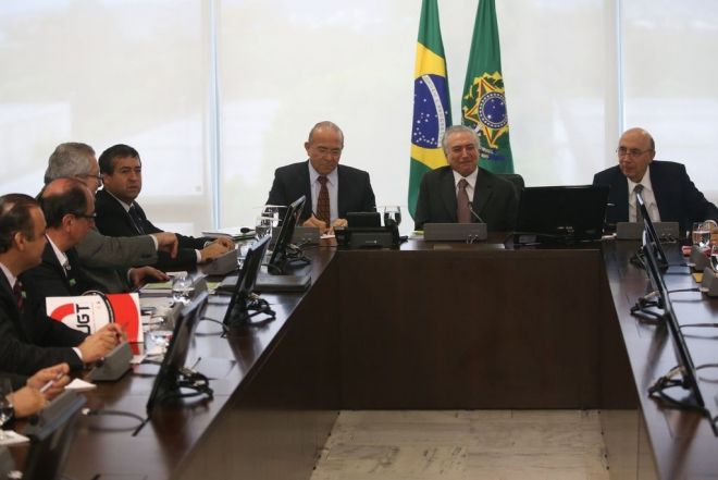 Temer cria grupo de trabalho com centrais sindicais para discutir reforma da Previd&ecirc;ncia em 30 dias
