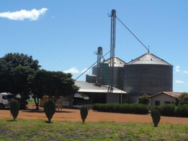 Governo destina R$ 1,4 bilhão para financiar armazéns em fazendas