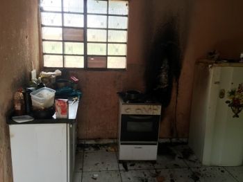 Bombeiros controlam fogo e salvam moradora em Três Lagoas